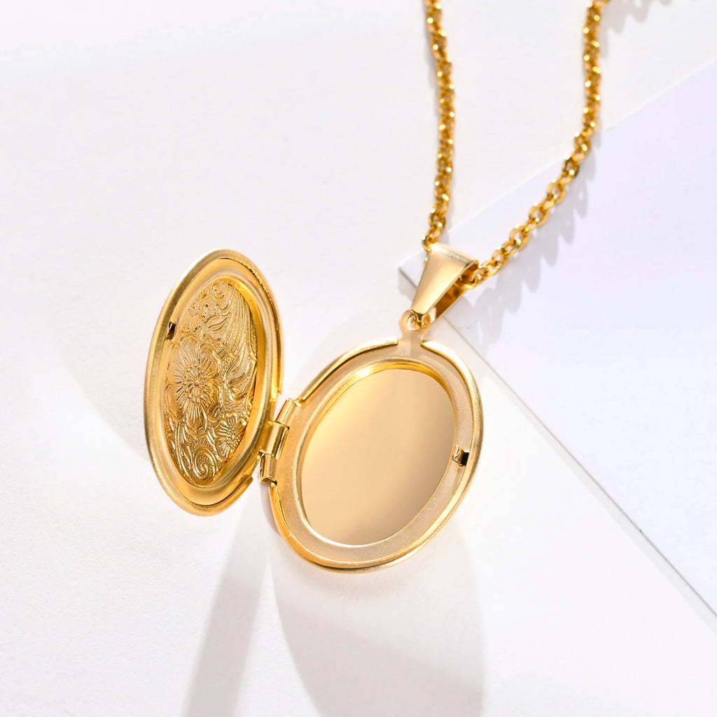 Gold-Plated Stainless Steel Locket Necklace – Timeless Oval or Heart Pendant