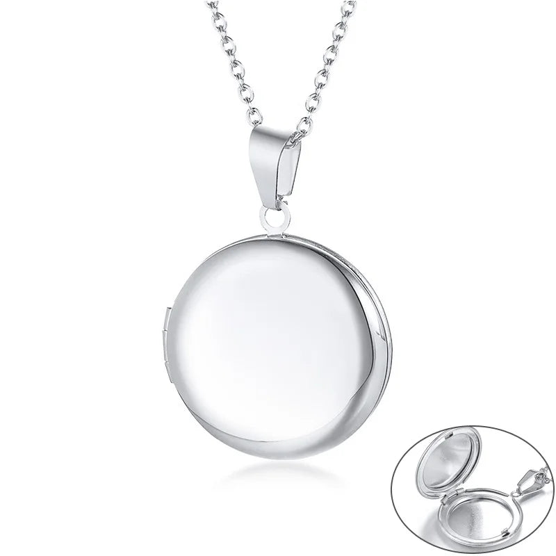 Gold-Plated Stainless Steel Locket Necklace – Timeless Oval or Heart Pendant