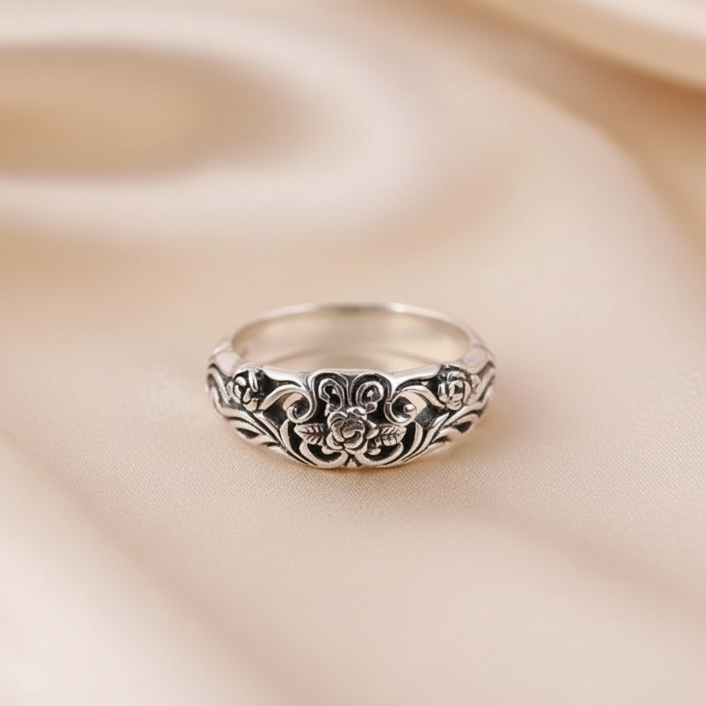 Engraved Filigree Flower Zinc Alloy Ring - Feminine, Antique Inspired