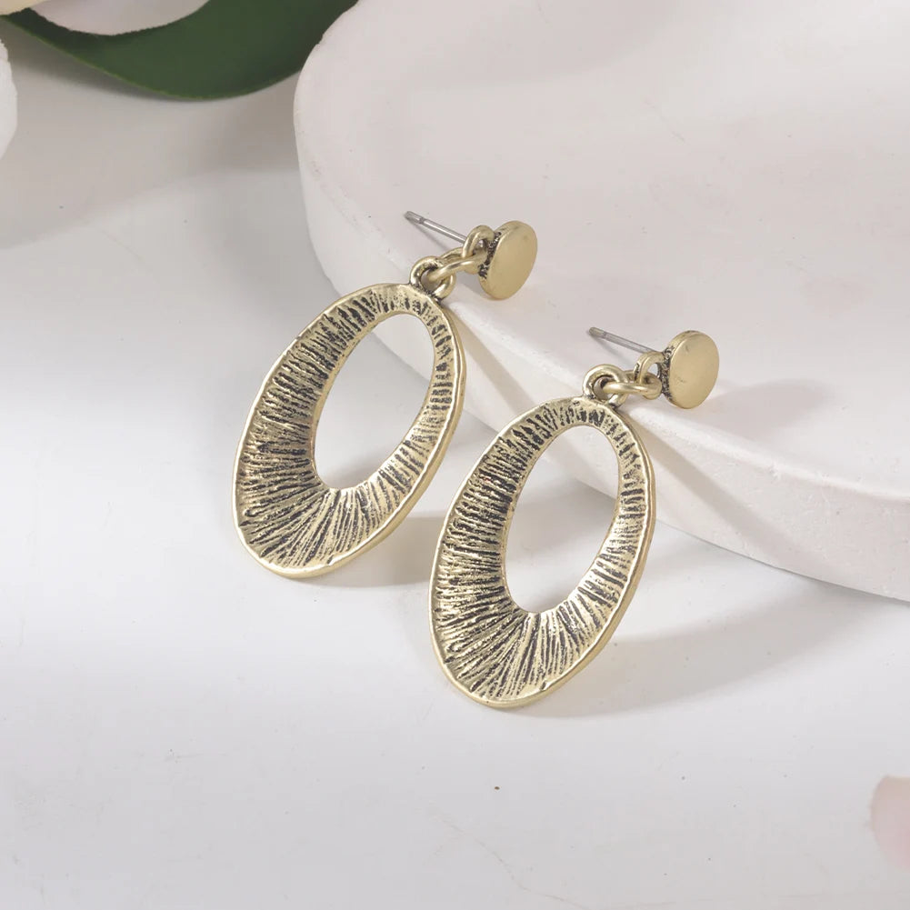 Oval Pendant Necklace & Earrings Set in Alloy - Bold Statement