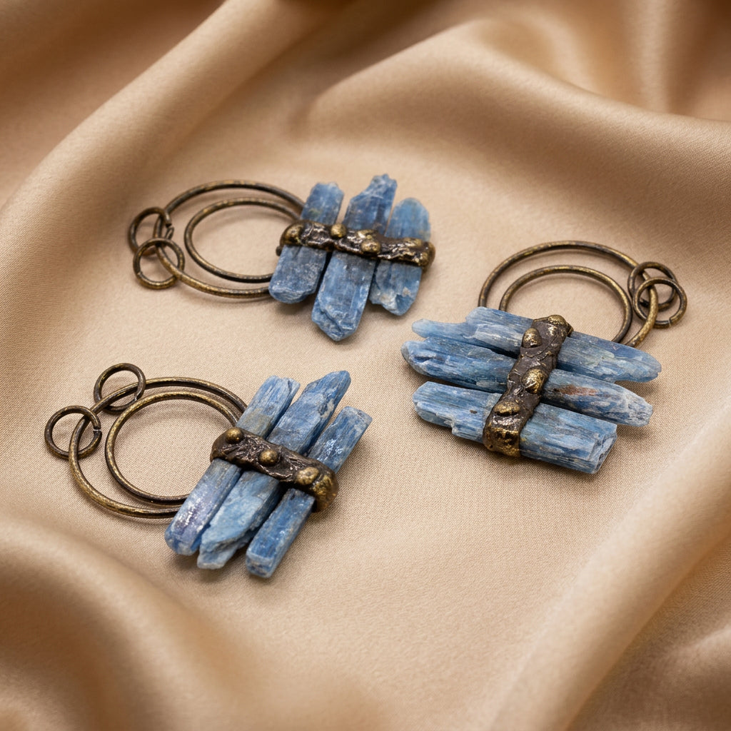 Natural Blue Kyanite Crystal Pendant – Raw Stone in Copper Setting