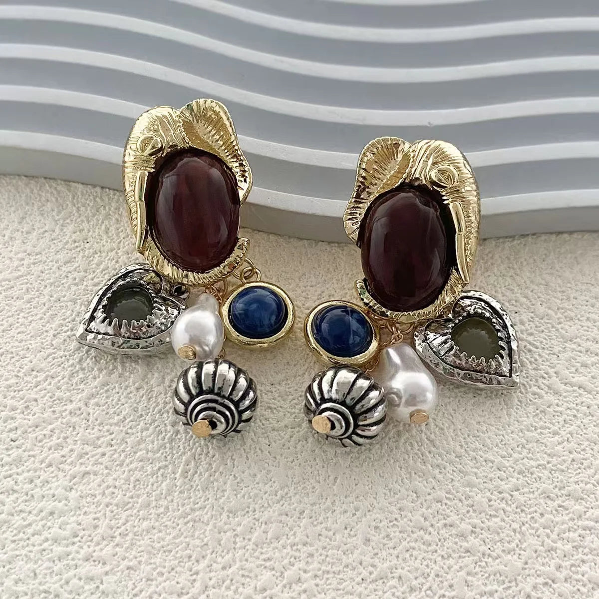 Retro-Inspired Multi-Pendant Choker Necklace & Earrings Set – Gold or Silver